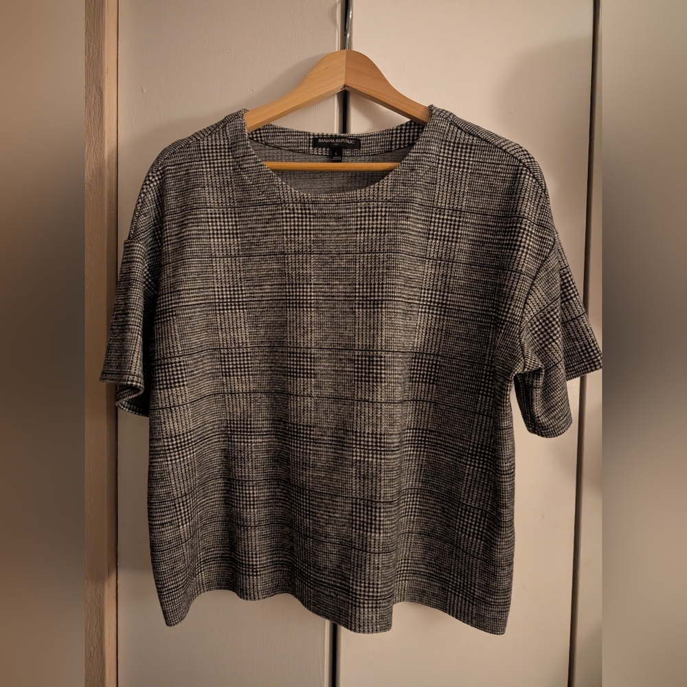 Banana Republic Black and White Houndstooth Top